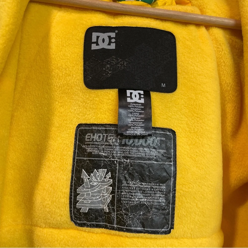 Vintage Y2K DC Boys Green Yellow Striped Snowboard Streetwear Jacket Size Medium